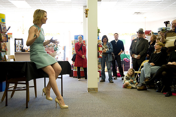 Cynthia Nixon - campaigns in OH