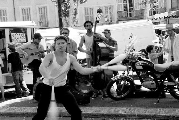 Avignon-street performers
